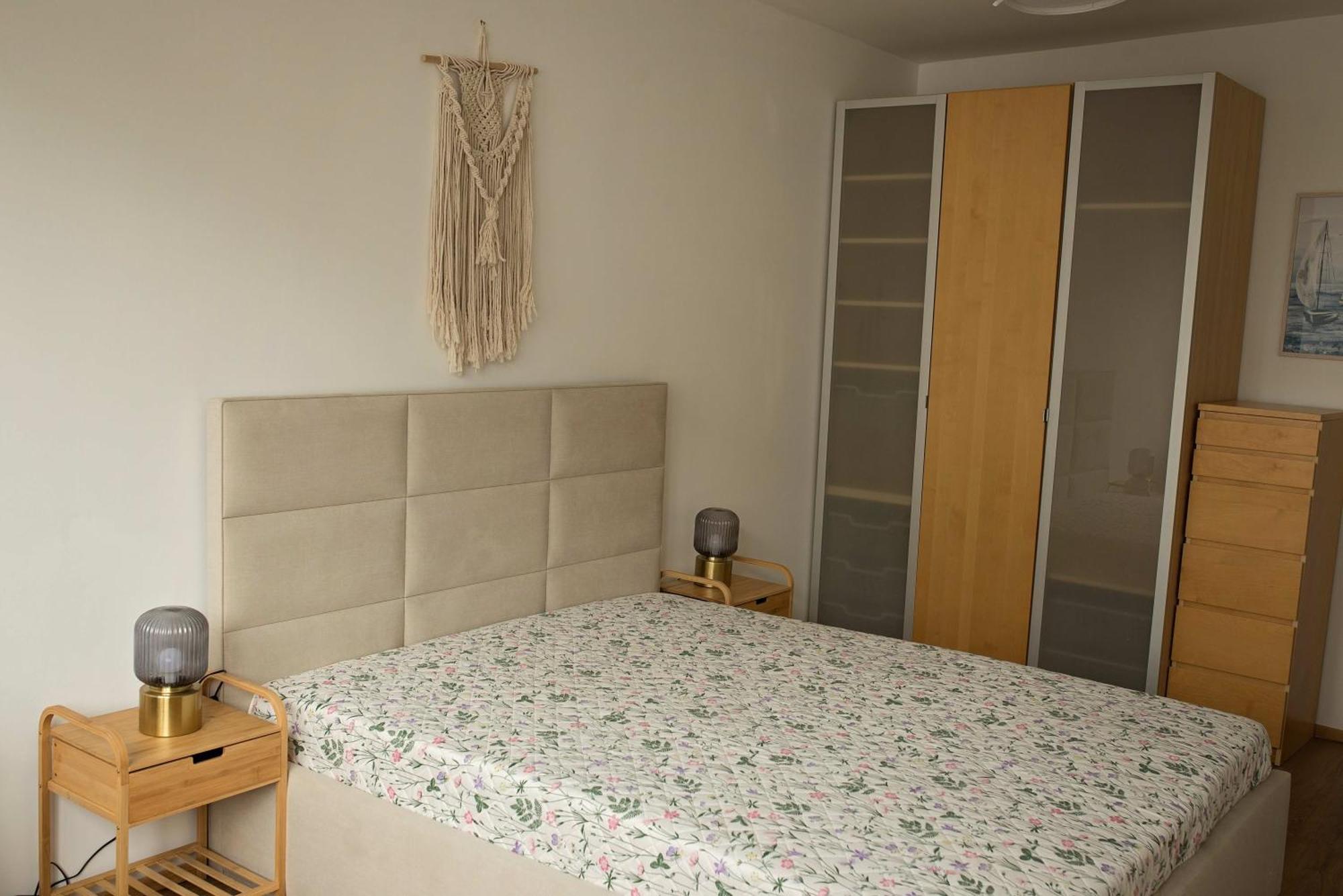 Rodzina W Centrum Gdyni Apartment กดิเนีย ภายนอก รูปภาพ